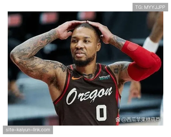 利拉德无球牵制力提升，拉开空间效率改变球队进攻结构