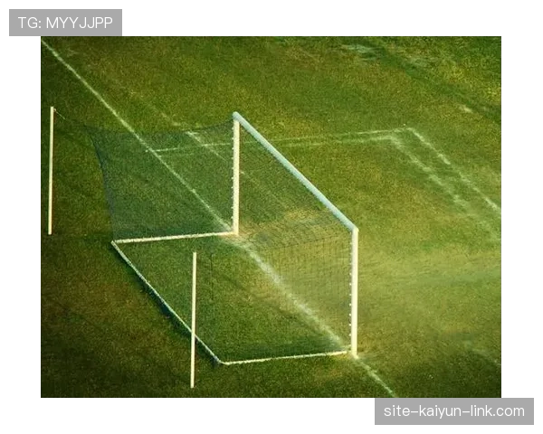 球门球发出后越位规则为何与普通进攻情况不同解析