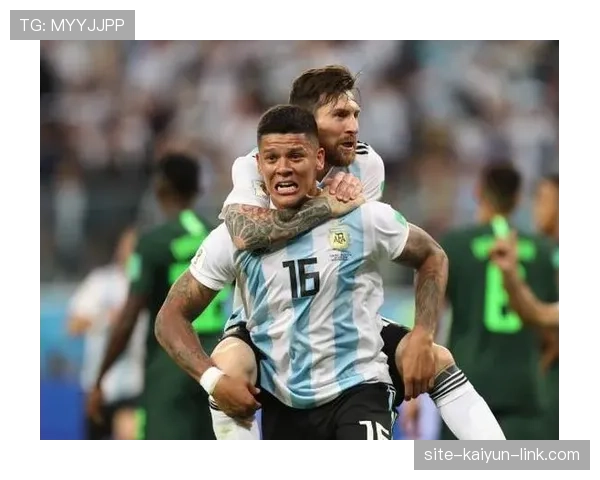 沙滩足球规则：为何手球判罚比11人制更宽松？